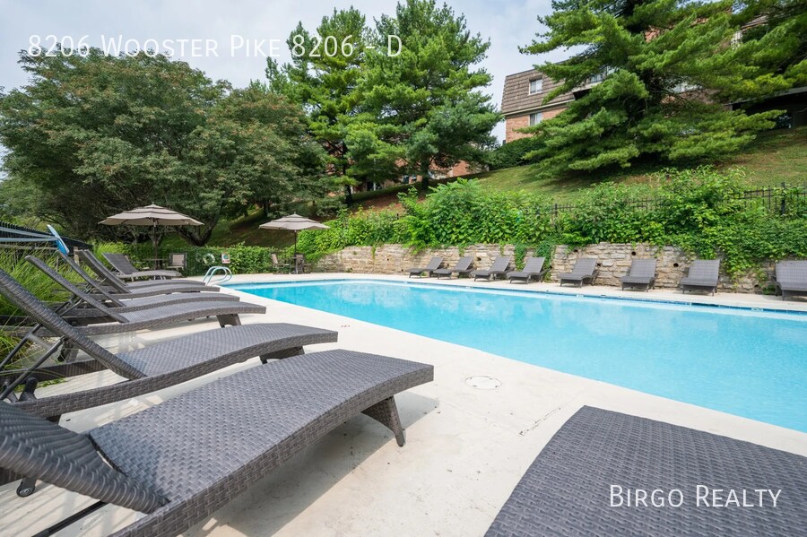 8206 Wooster Pike, Unit D in Cincinnati, OH - Building Photo