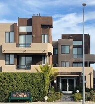 7826 Topanga Canyon Blvd, Unit 309 in Canoga Park, CA - Building Photo