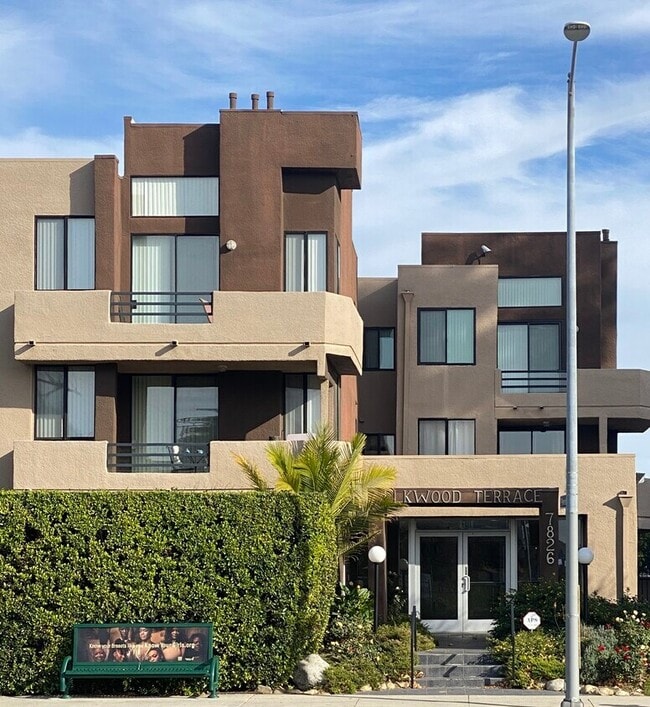 7826 Topanga Canyon Blvd, Unit 309