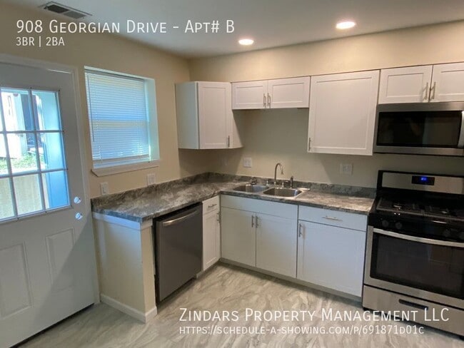 908 Georgian Dr in Danville, IL - Building Photo - Building Photo