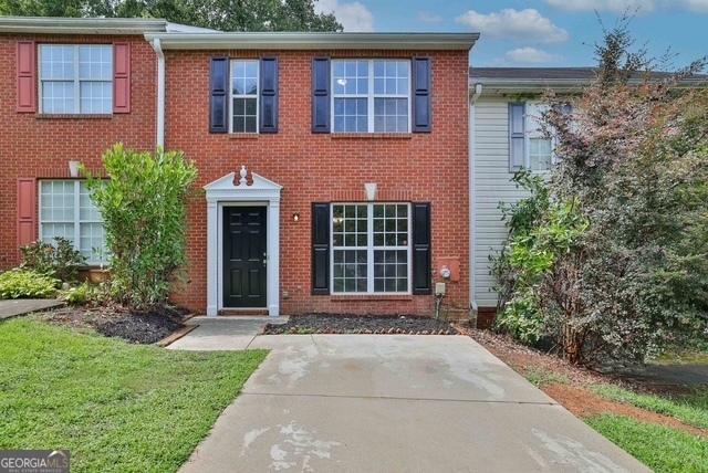 property at 1372 Hollenbeck Ln