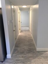 16 Sherwood Dr in Shoreham, NY - Foto de edificio - Building Photo