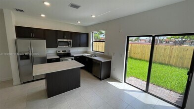 20675 NE 7th Pl in North Miami Beach, FL - Building Photo - Building Photo