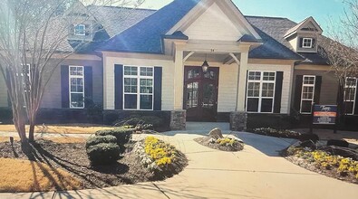46 W Copenhaver Dr in Clayton, NC - Building Photo - Building Photo