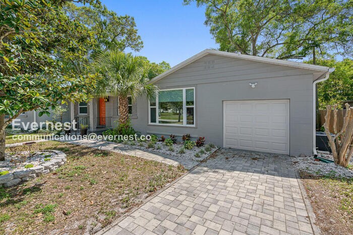 5600 Tangerine Ave S in Gulfport, FL - Building Photo