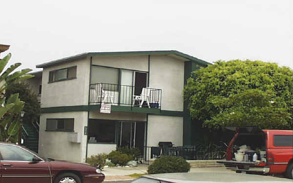 1550 Miramar Dr in Newport Beach, CA - Building Photo - Building Photo