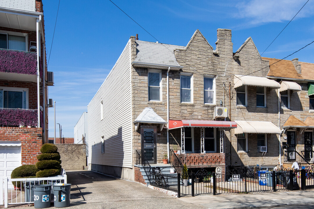 216 Bay 40th St in Brooklyn, NY - Building Photo