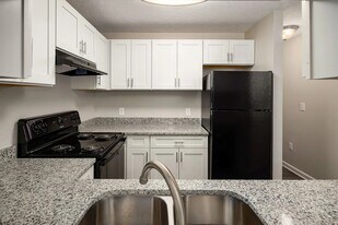 Cameron Crossing in Lagrange, GA - Building Photo