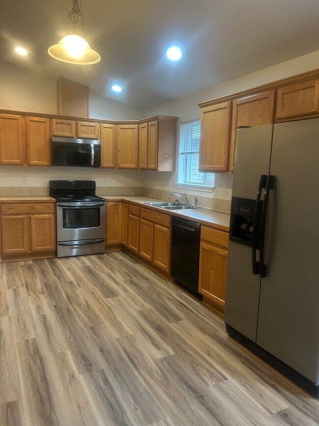 504 College St in Philomath, OR - Building Photo - Building Photo