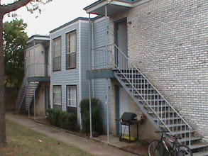 Scholar's Inn in Denton, TX - Foto de edificio - Building Photo