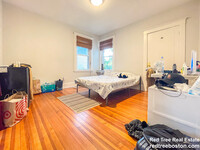 209 Chestnut Hill Ave, Unit 1 in Boston, MA - Building Photo - Building Photo