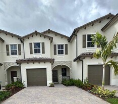 2877 SE 24th Ct in Homestead, FL - Building Photo