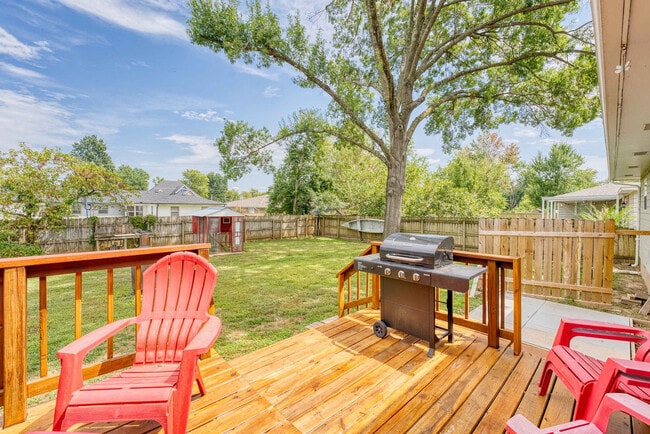 312 Crestview Dr in Bentonville, AR - Building Photo - Building Photo