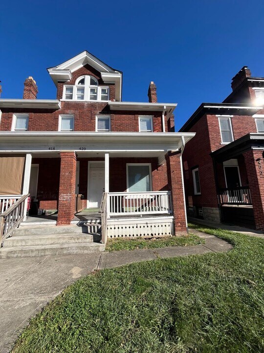 418-420-420 Morrison Ave in Columbus, OH - Foto de edificio