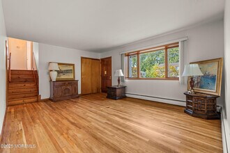 1120 Darlene Ave in Ocean Township, NJ - Foto de edificio - Building Photo
