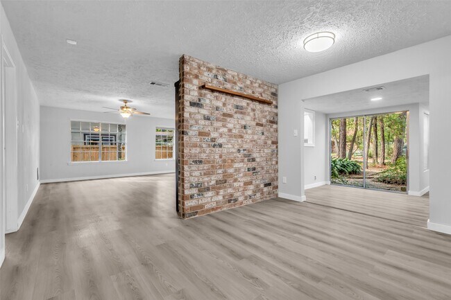 11829 S Red Cedar Cir in Spring, TX - Building Photo - Building Photo