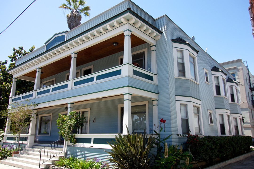 419 Cedar Ave in Long Beach, CA - Foto de edificio