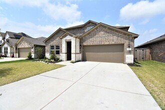 10012 Deussen Ln in Texas City, TX - Building Photo - Building Photo