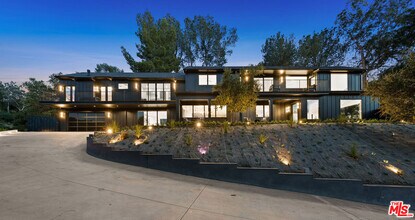 3140 Coldwater Canyon Ave in Los Angeles, CA - Building Photo - Building Photo