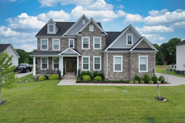 property at 7085 Fiddlers Gln Dr