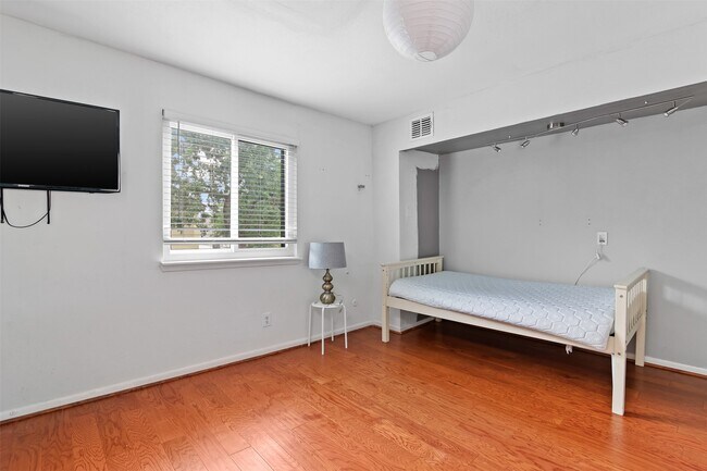 property at 1114 Augusta Dr