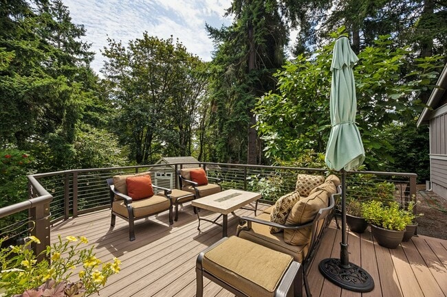 16832 12th Ave SW in Normandy Park, WA - Building Photo - Building Photo