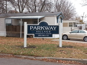 Parkway Mobile Home Park in Marshall, MO - Building Photo - Other