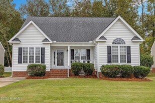1013 Sebring Dr in Winterville, NC - Building Photo