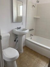 216 W Verdugo Ave, Unit E in Burbank, CA - Foto de edificio - Building Photo