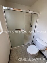 3556 SE Gladstone St in Portland, OR - Building Photo - Building Photo