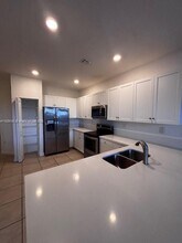 11378 SW 254th Terrace in Princeton, FL - Foto de edificio - Building Photo