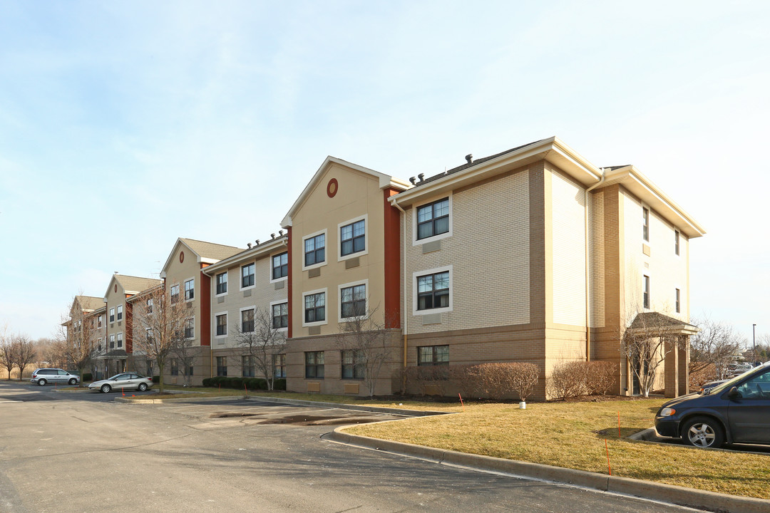 Furnished Studio - Canton in Canton, MI - Foto de edificio