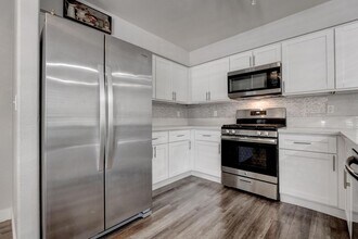 7905 Idledale Ct in Las Vegas, NV - Foto de edificio - Building Photo