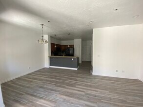 24 S 1520 W in Pleasant Grove, UT - Foto de edificio - Building Photo