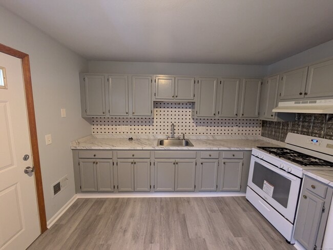 property at 998 Campbell Ave