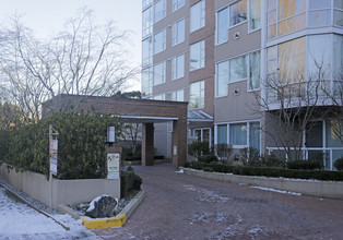 Highbury Towers in Vancouver, BC - Building Photo - Building Photo