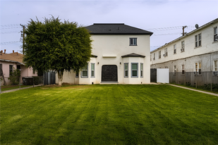 1606 Chestnut Ave in Long Beach, CA - Building Photo