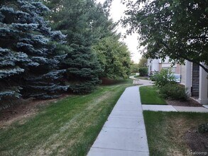 18103 Addington Dr in Walled Lake, MI - Building Photo - Building Photo