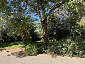 5135 Olivewood Ave in Riverside, CA - Building Photo