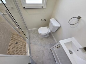 244 Centre Ave in Secaucus, NJ - Building Photo - Building Photo