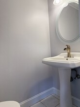 221 Fox Hollow Dr in Hudson, NH - Building Photo - Building Photo