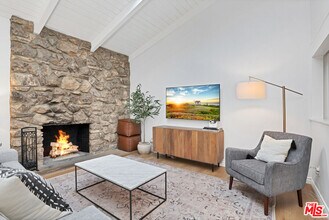 23027 Gainford St in Los Angeles, CA - Building Photo - Building Photo