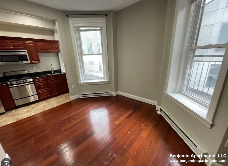 240 Newbury St, Unit 1 in Boston, MA - Building Photo