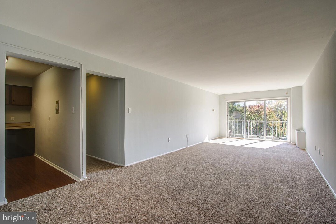 9250 Edwards Way-Unit -506-C in Hyattsville, MD - Building Photo