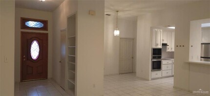 11 Jasmine Ave W in McAllen, TX - Building Photo - Building Photo