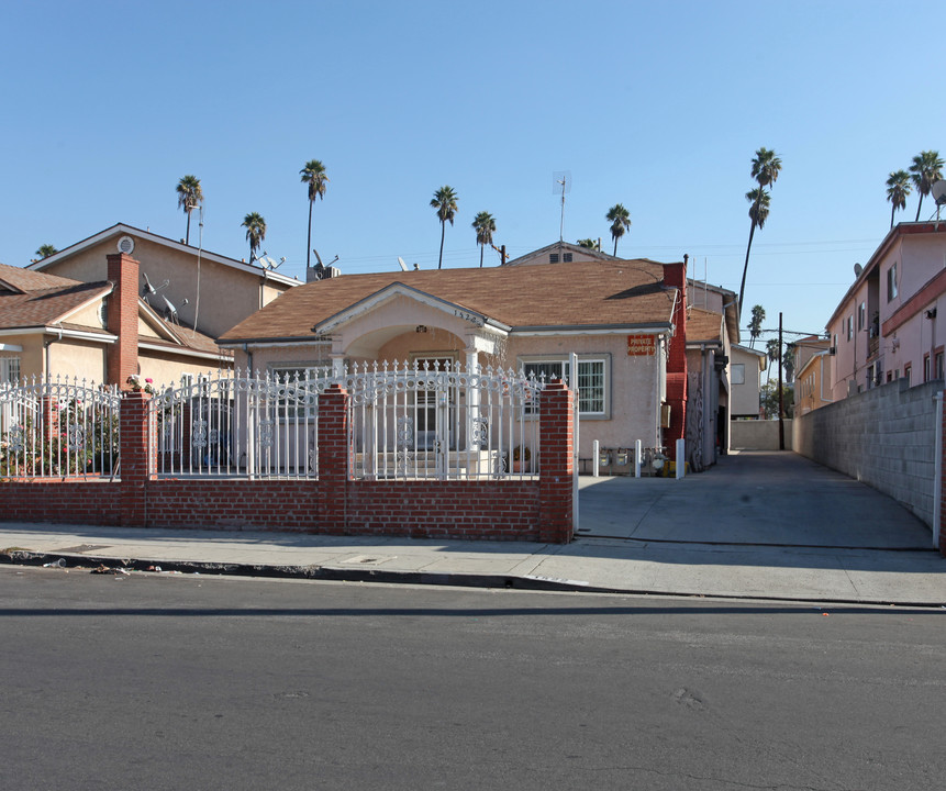 1522 N HARVARD in Los Angeles, CA - Foto de edificio