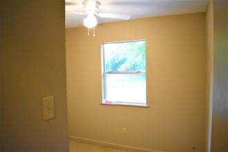 2005 Railroad St in Nacogdoches, TX - Building Photo - Building Photo