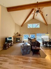 2058 NW Pinot Ct in Bend, OR - Building Photo - Building Photo