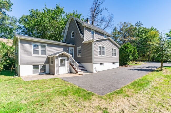 115 Billian St, Unit 2