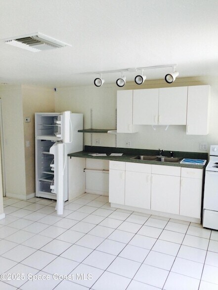 316 Taft Ave in Cocoa Beach, FL - Building Photo - Building Photo